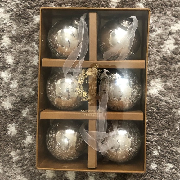 COPY - Tinsel & Fir Ornament Set | Vintage Style Silver Mercury Cracked Glass O… - Picture 2 of 3